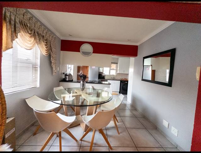 3 BEDROOM TOWNHOUSE FOR SALE IN SONNEVELD